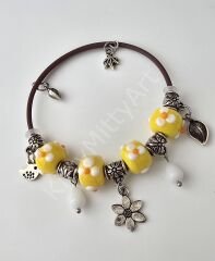 Helezon Tasarım Murano Çiçekli Cam Boncuk ve Charm Detaylı Bileklik