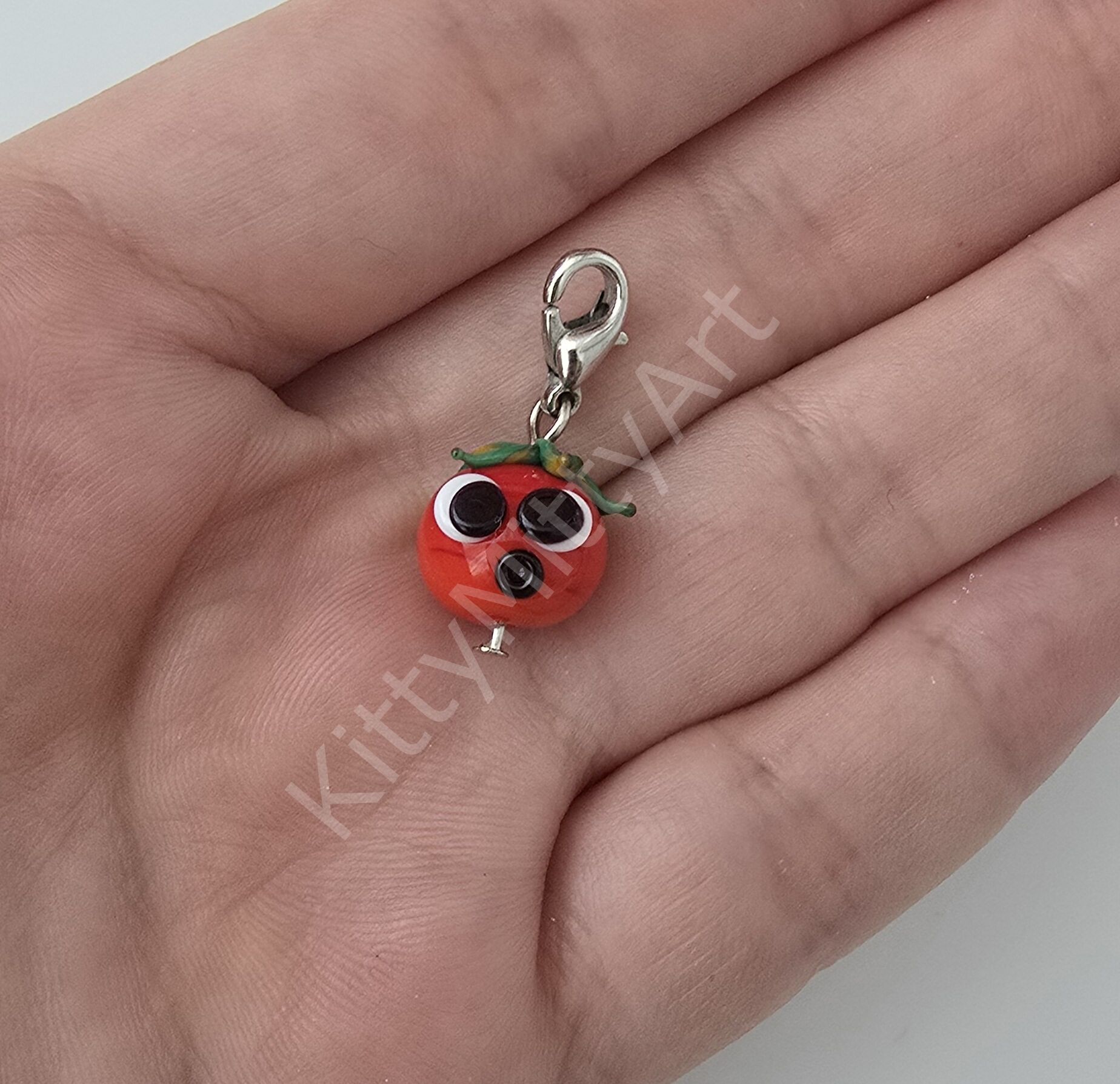 Domadomates Charm